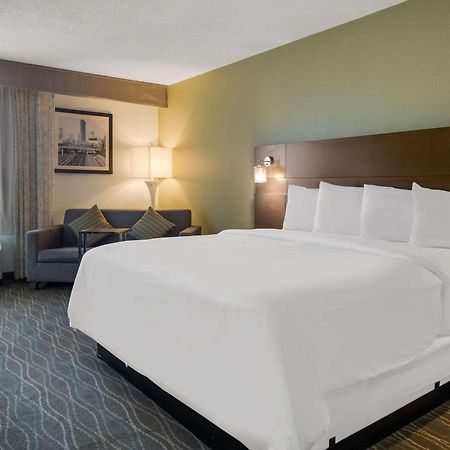 Radisson Hotel Grand Rapids Riverfront Exterior foto