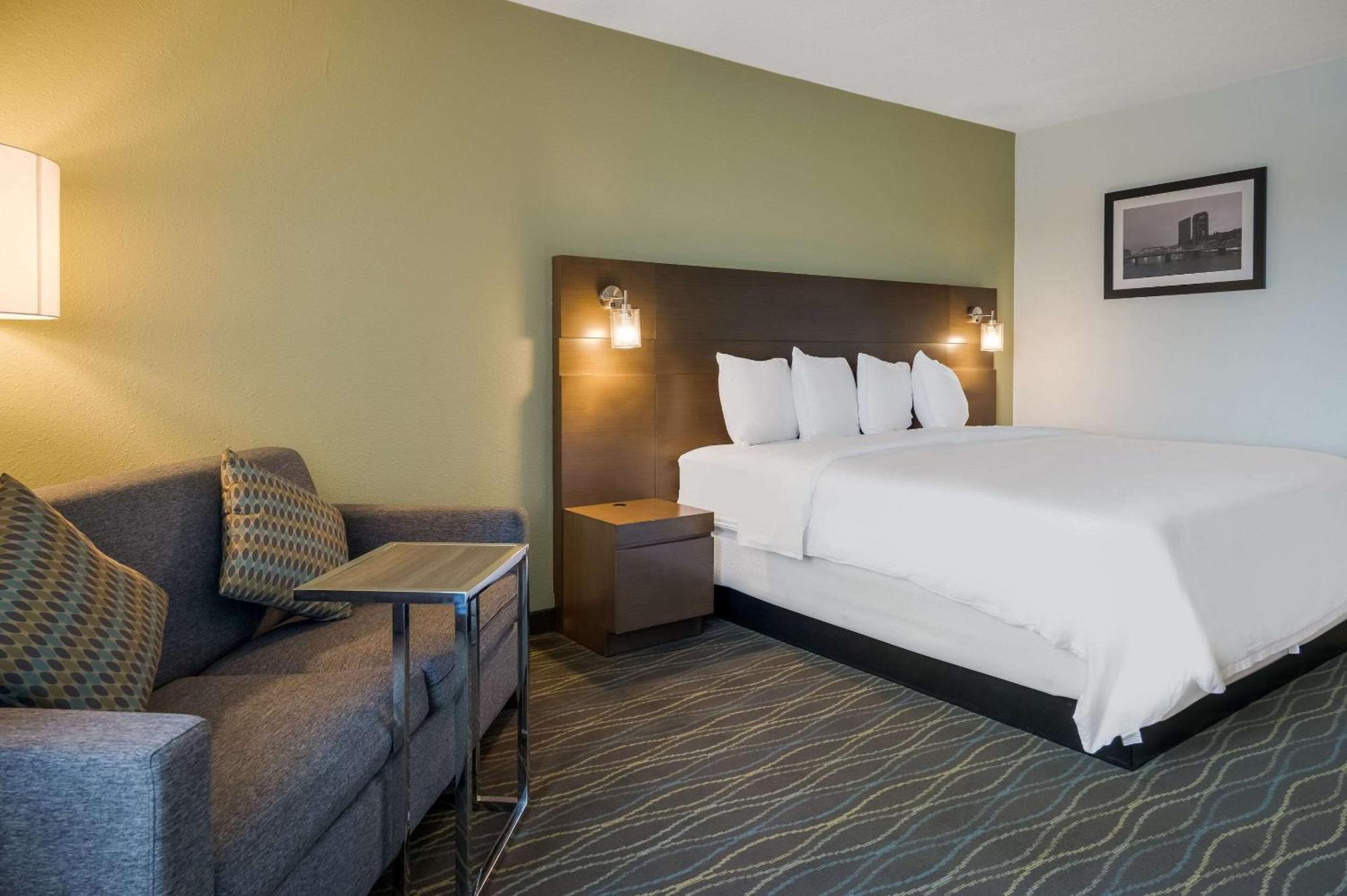 Radisson Hotel Grand Rapids Riverfront Exterior foto